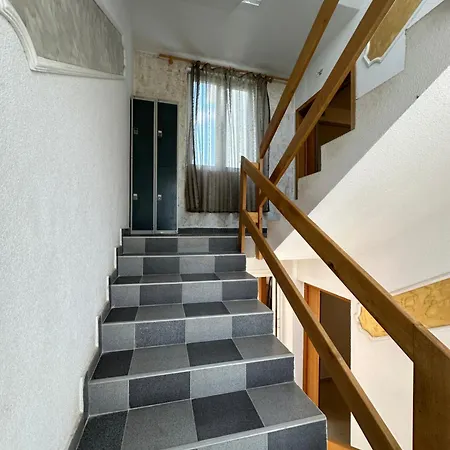 Bar Restorant Real Bajram Curri